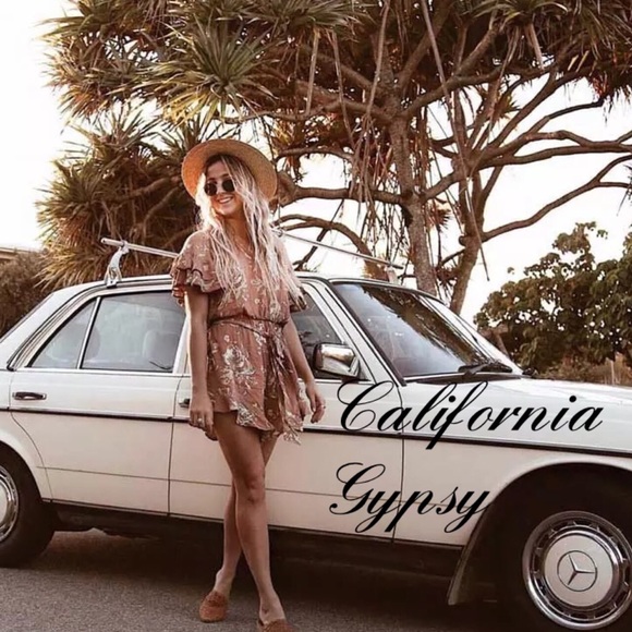 Gypsy Bohemian floral romper 🌸 - Picture 4 of 8